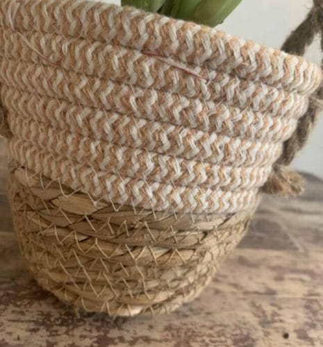 Basket planter for pots up to 12 cm with lined interior